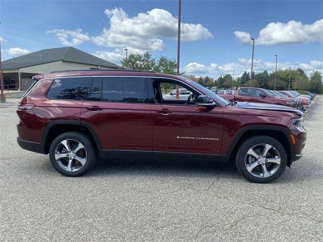 new 2024 Jeep Grand Cherokee L car, priced at $46,051