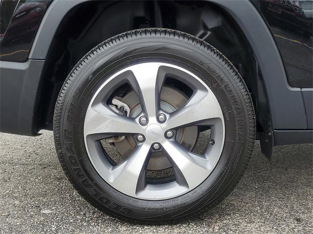 used 2021 Jeep Cherokee car, priced at $23,750