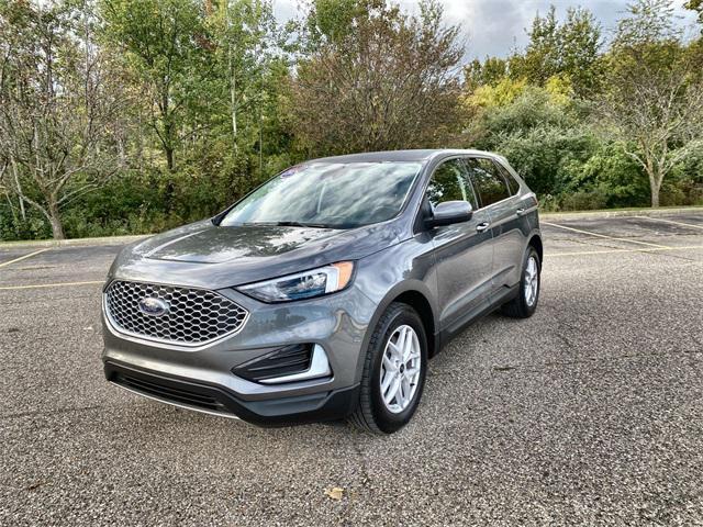 used 2024 Ford Edge car, priced at $30,000