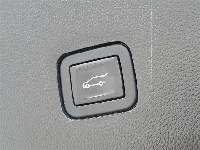 used 2019 Chevrolet Traverse car, priced at $21,190