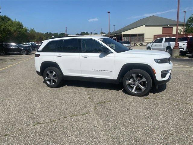 new 2024 Jeep Grand Cherokee car, priced at $41,945