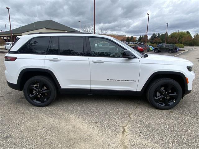 new 2024 Jeep Grand Cherokee car, priced at $41,215