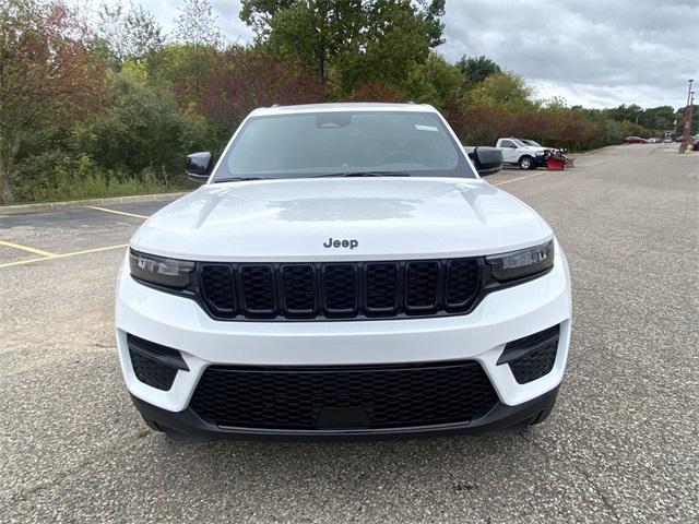 new 2024 Jeep Grand Cherokee car, priced at $40,215