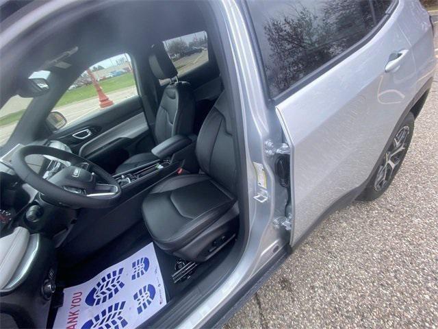 new 2025 Jeep Compass car