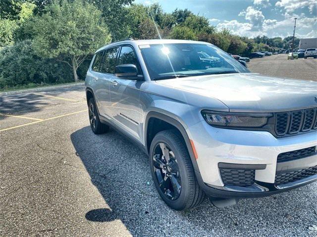 new 2024 Jeep Grand Cherokee L car, priced at $41,586