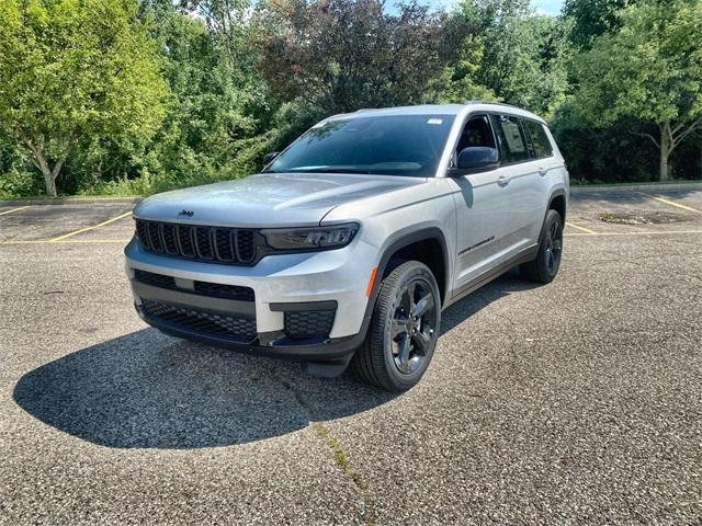 new 2024 Jeep Grand Cherokee L car, priced at $42,586