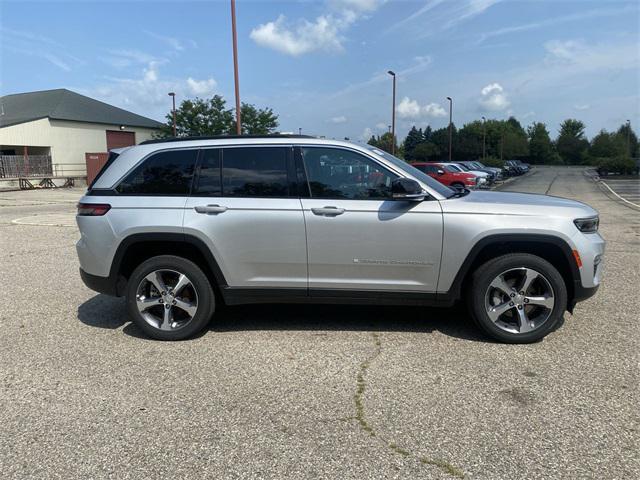 new 2024 Jeep Grand Cherokee car, priced at $42,954