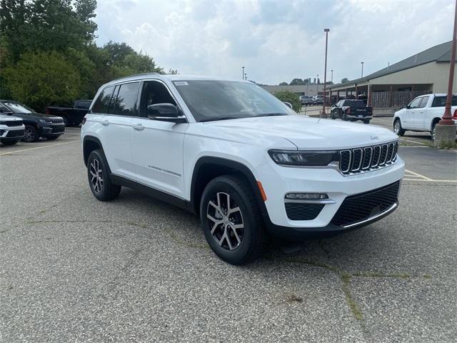 new 2024 Jeep Grand Cherokee car, priced at $40,200