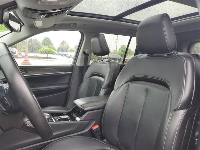 used 2022 Jeep Grand Cherokee car, priced at $30,855