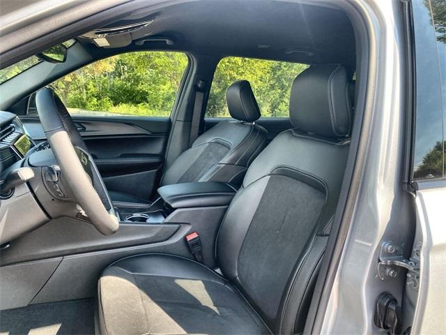 new 2024 Jeep Grand Cherokee L car, priced at $42,586