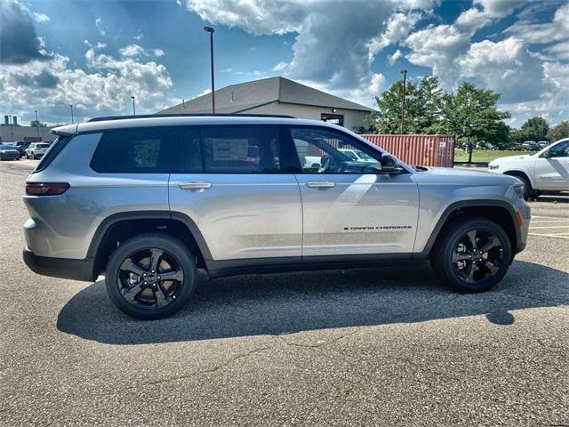 new 2024 Jeep Grand Cherokee L car, priced at $42,586