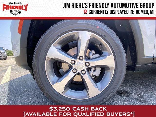 new 2025 Jeep Grand Cherokee car, priced at $45,742