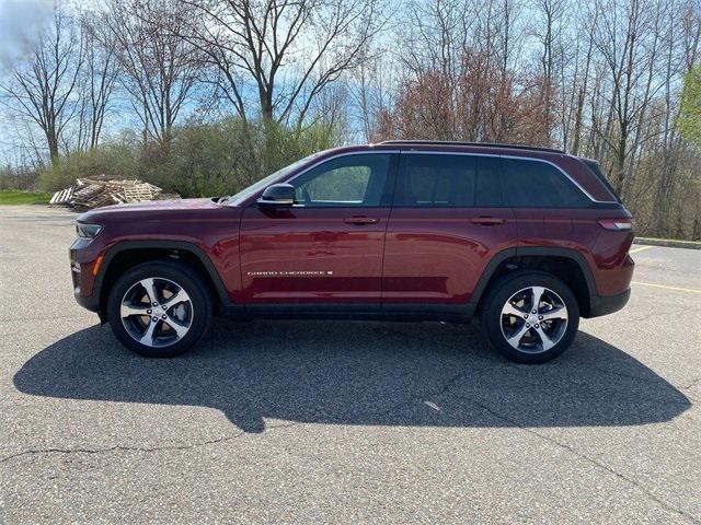 new 2024 Jeep Grand Cherokee car, priced at $41,954