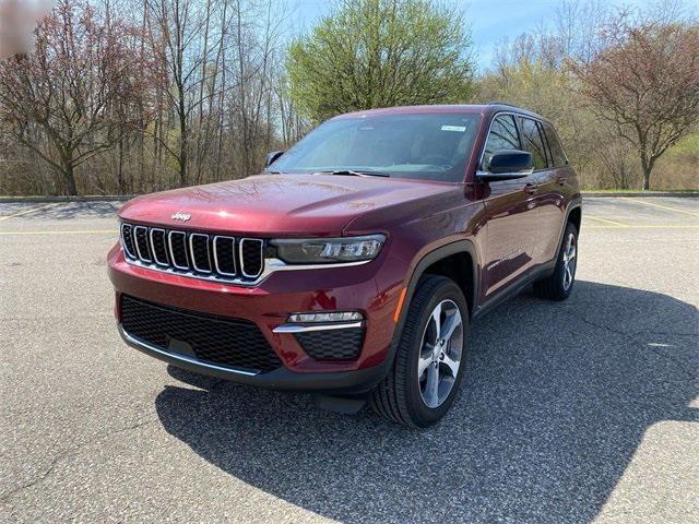 new 2024 Jeep Grand Cherokee car, priced at $41,954