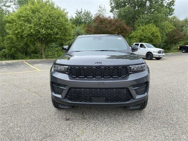 new 2024 Jeep Grand Cherokee car, priced at $40,224