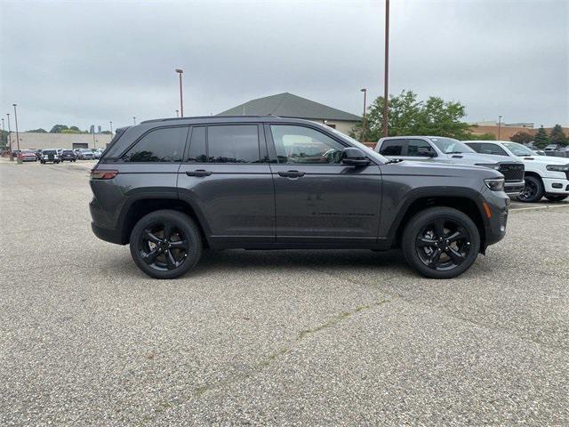 new 2024 Jeep Grand Cherokee car, priced at $40,224