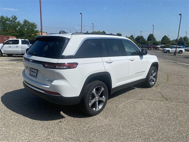 new 2024 Jeep Grand Cherokee car, priced at $42,445