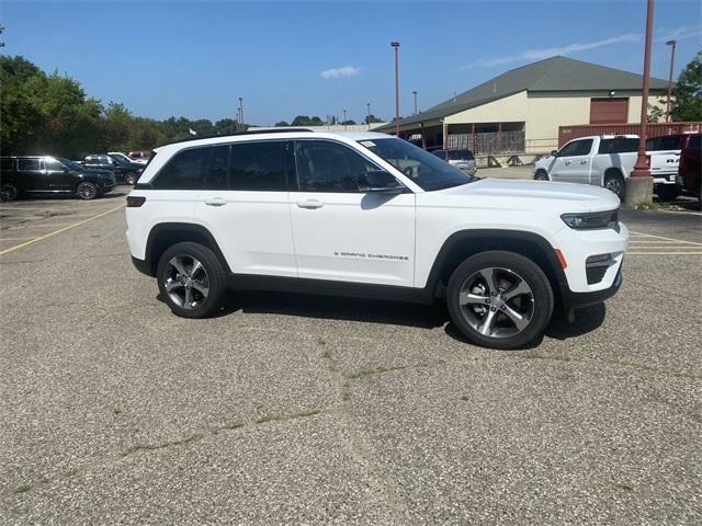 new 2024 Jeep Grand Cherokee car, priced at $42,445