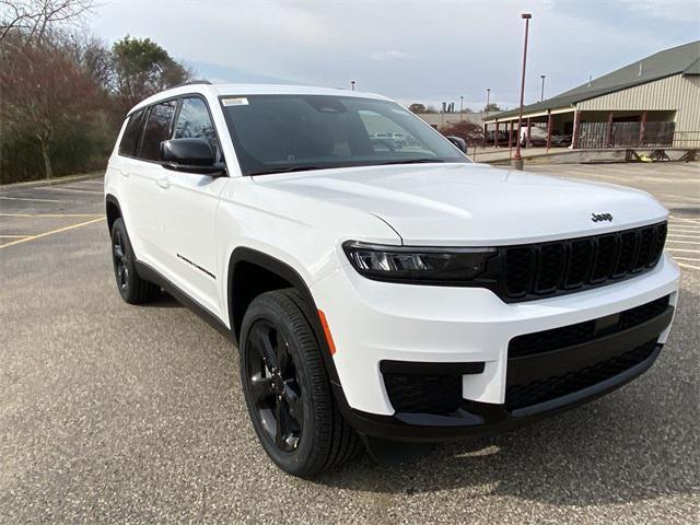 new 2024 Jeep Grand Cherokee L car, priced at $42,077