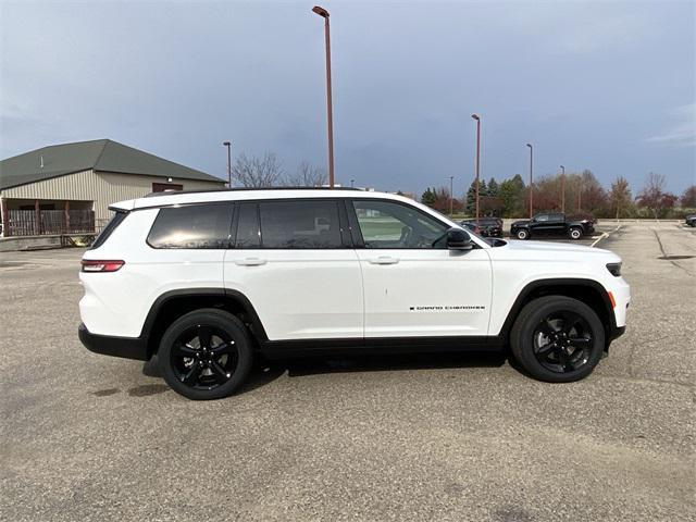 new 2024 Jeep Grand Cherokee L car, priced at $42,077