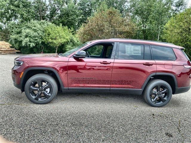 new 2024 Jeep Grand Cherokee L car, priced at $42,014