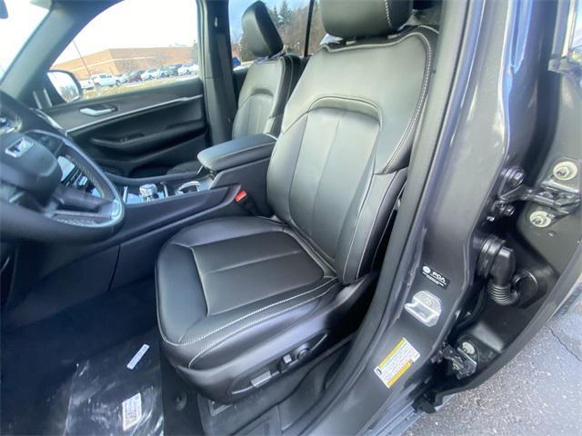 new 2025 Jeep Grand Cherokee car, priced at $40,741