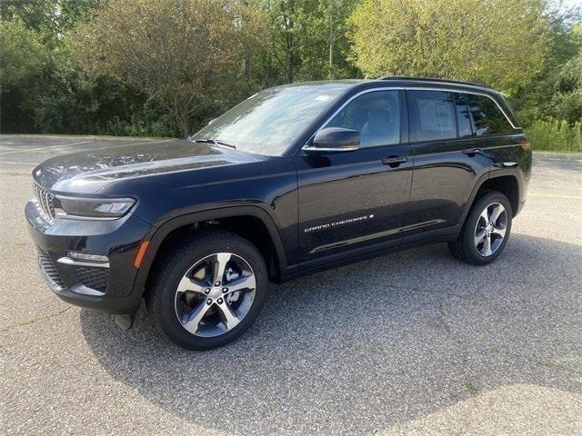 new 2024 Jeep Grand Cherokee car, priced at $42,454