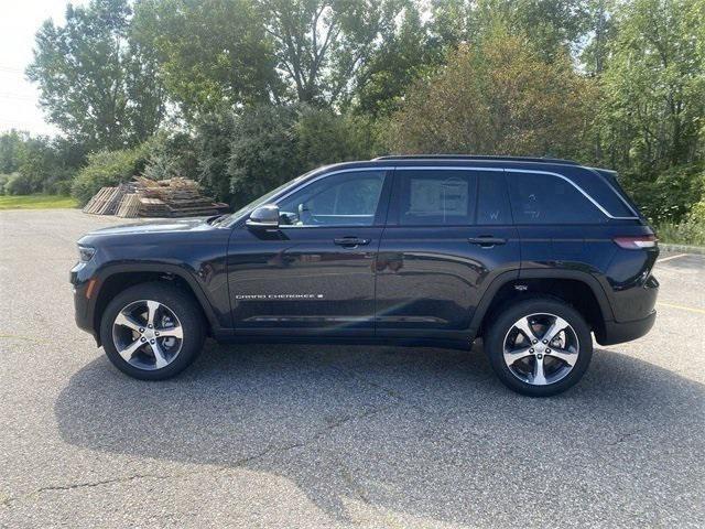 new 2024 Jeep Grand Cherokee car, priced at $42,454