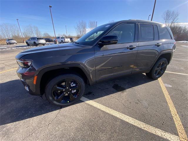 new 2025 Jeep Grand Cherokee car, priced at $45,221
