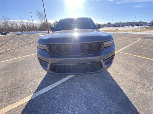new 2025 Jeep Grand Cherokee car, priced at $45,221