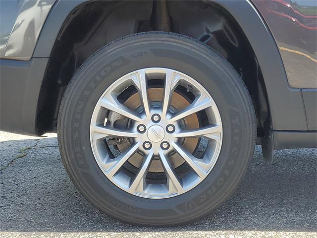 used 2021 Jeep Cherokee car, priced at $22,798