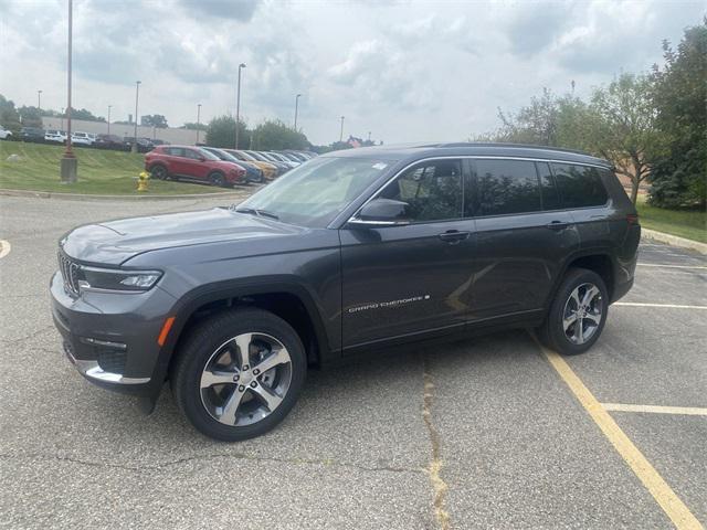 new 2024 Jeep Grand Cherokee L car, priced at $47,051