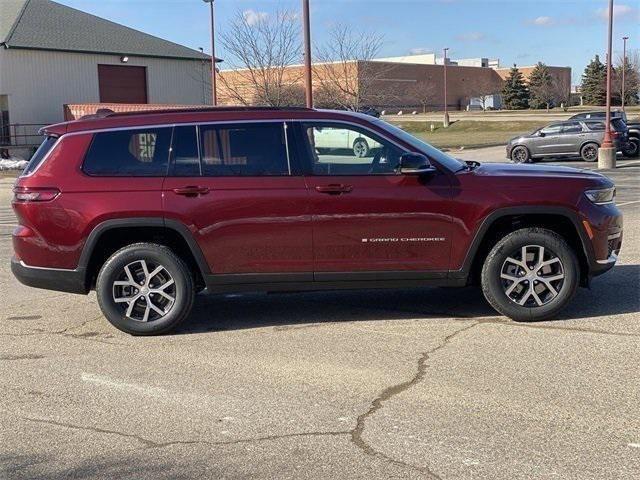 new 2024 Jeep Grand Cherokee L car, priced at $41,071