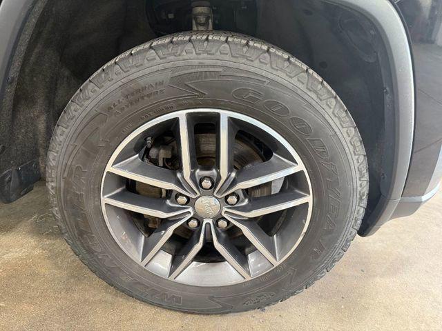 used 2018 Jeep Grand Cherokee car, priced at $14,990
