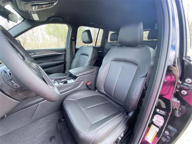 new 2025 Jeep Grand Cherokee car, priced at $43,071