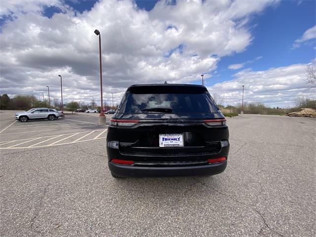 new 2025 Jeep Grand Cherokee car, priced at $43,071