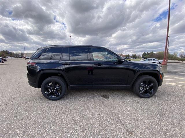 new 2025 Jeep Grand Cherokee car, priced at $43,071