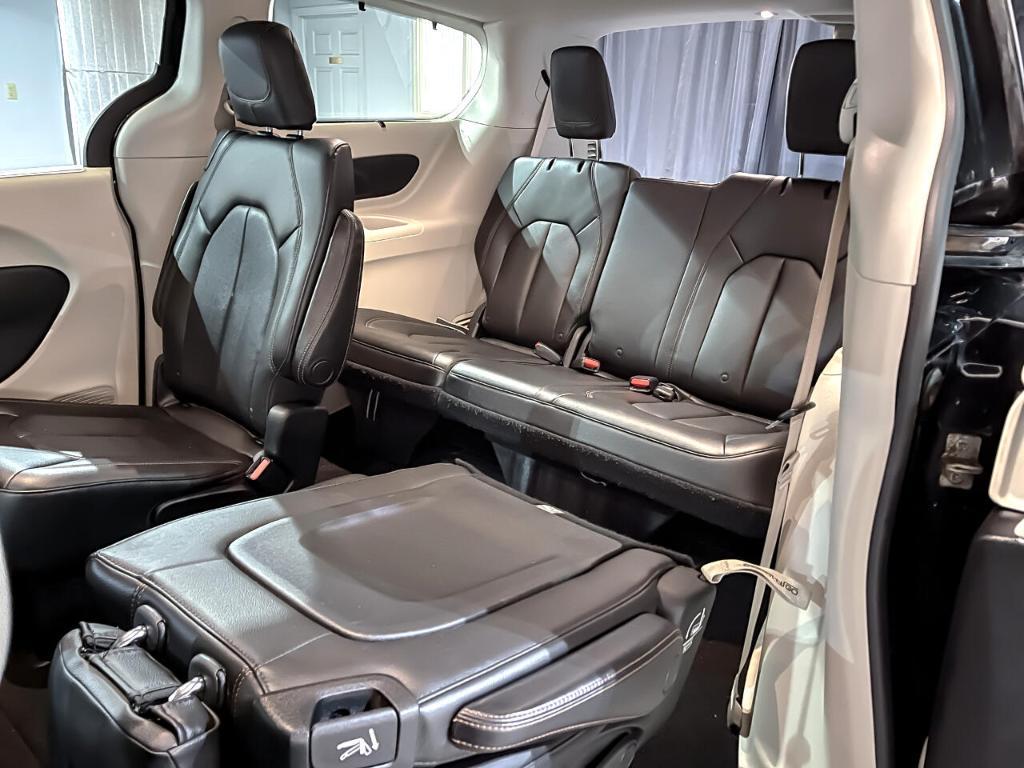 used 2018 Chrysler Pacifica car, priced at $15,995