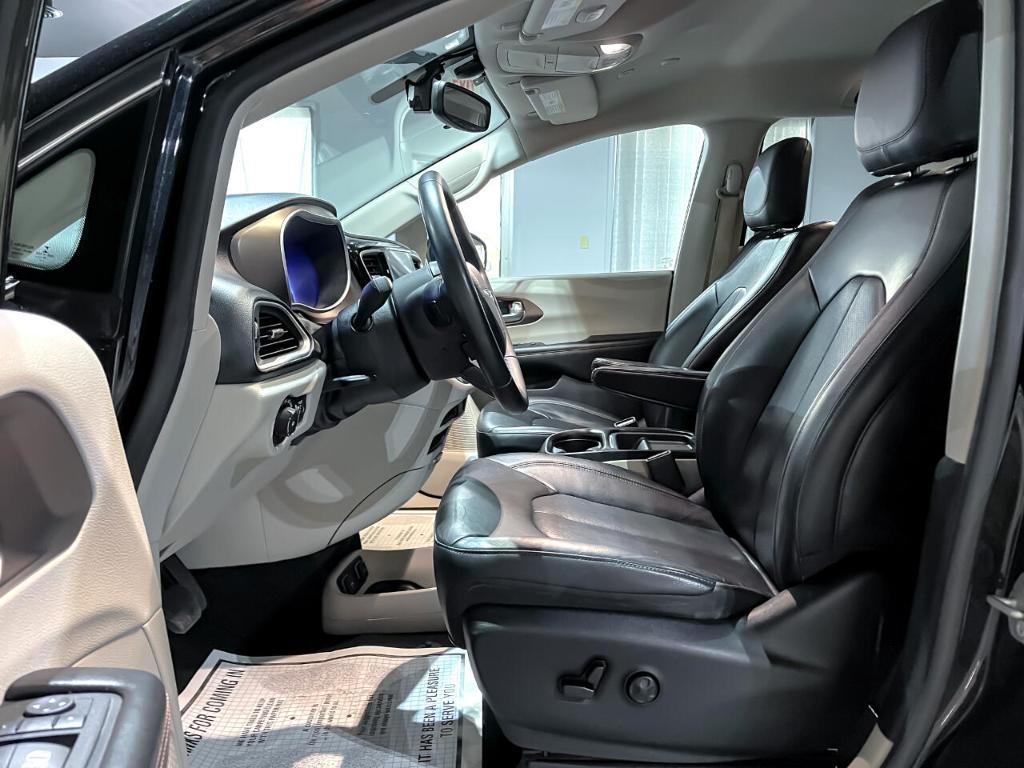 used 2018 Chrysler Pacifica car, priced at $15,995