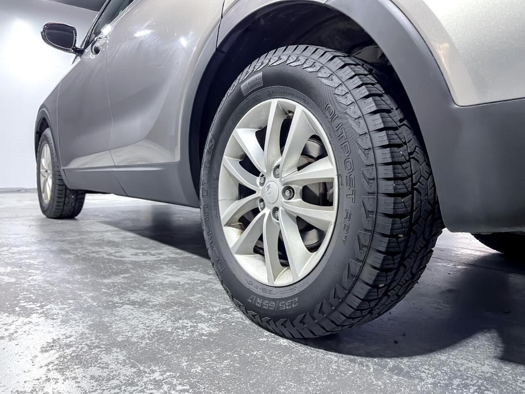 used 2017 Kia Sorento car, priced at $11,495