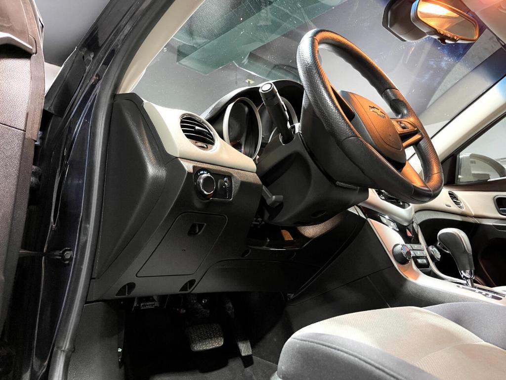 used 2014 Chevrolet Cruze car, priced at $9,995