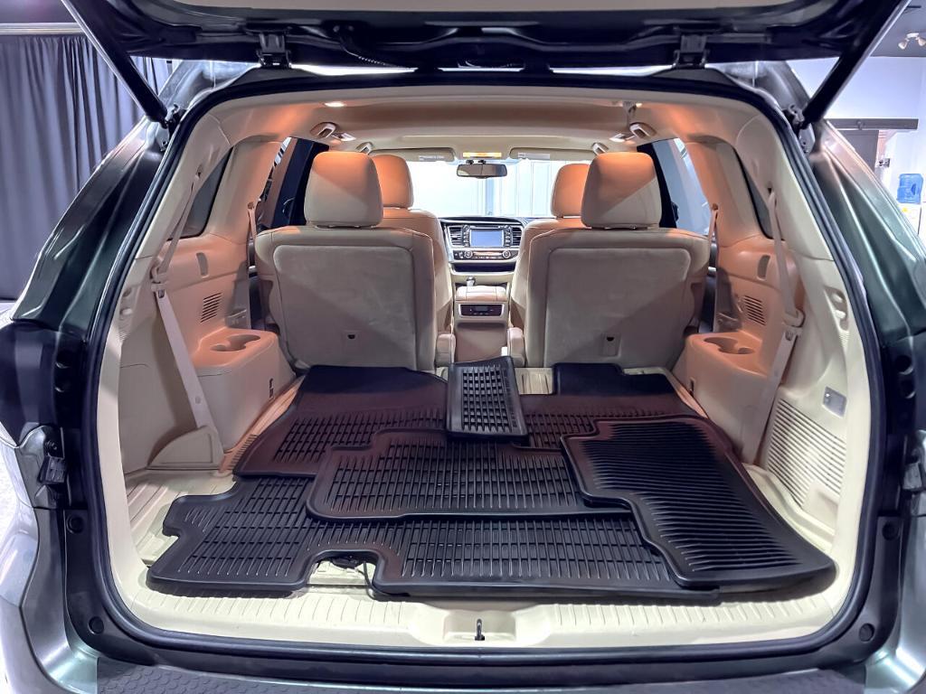 used 2015 Toyota Highlander Hybrid car, priced at $18,995