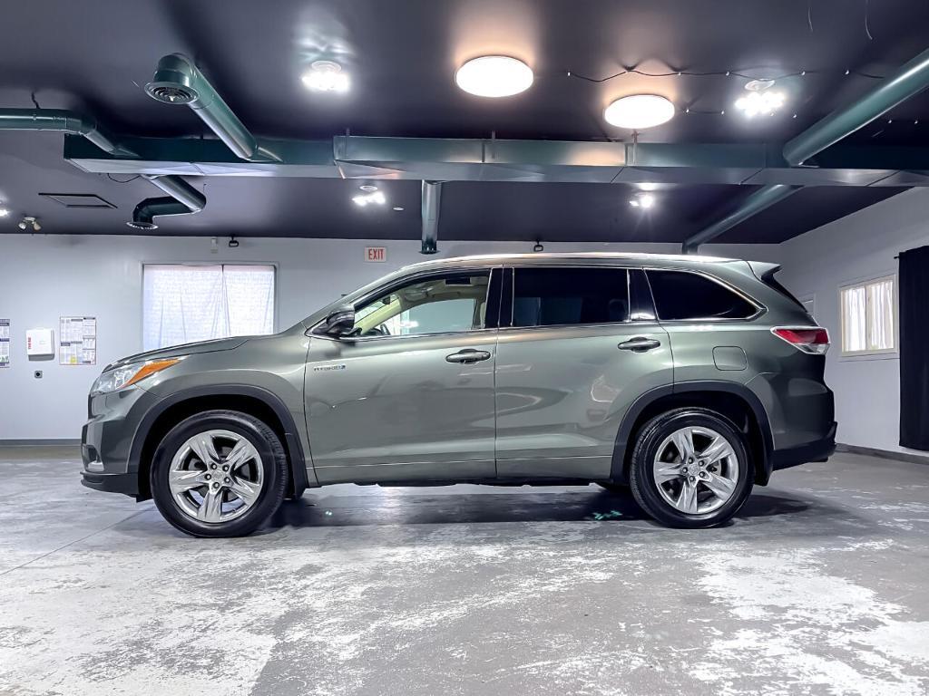 used 2015 Toyota Highlander Hybrid car, priced at $18,995