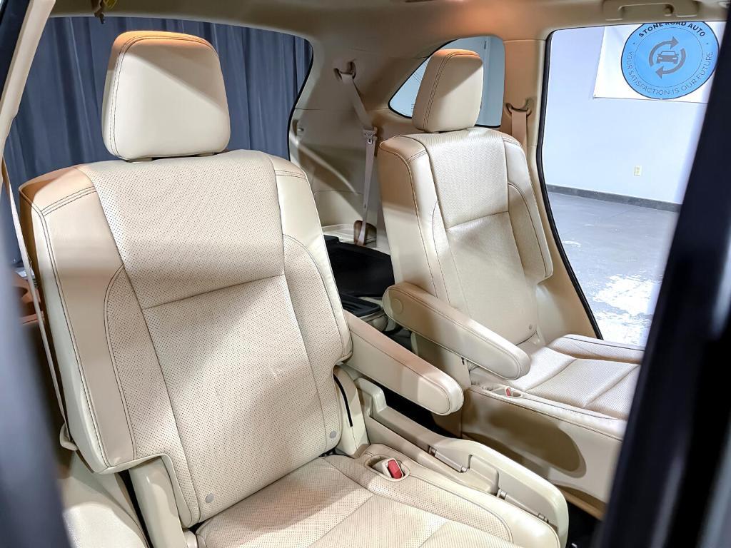 used 2015 Toyota Highlander Hybrid car, priced at $18,995