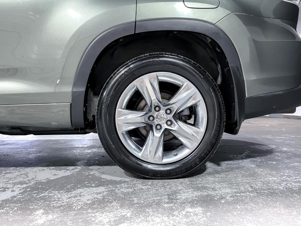 used 2015 Toyota Highlander Hybrid car, priced at $18,995