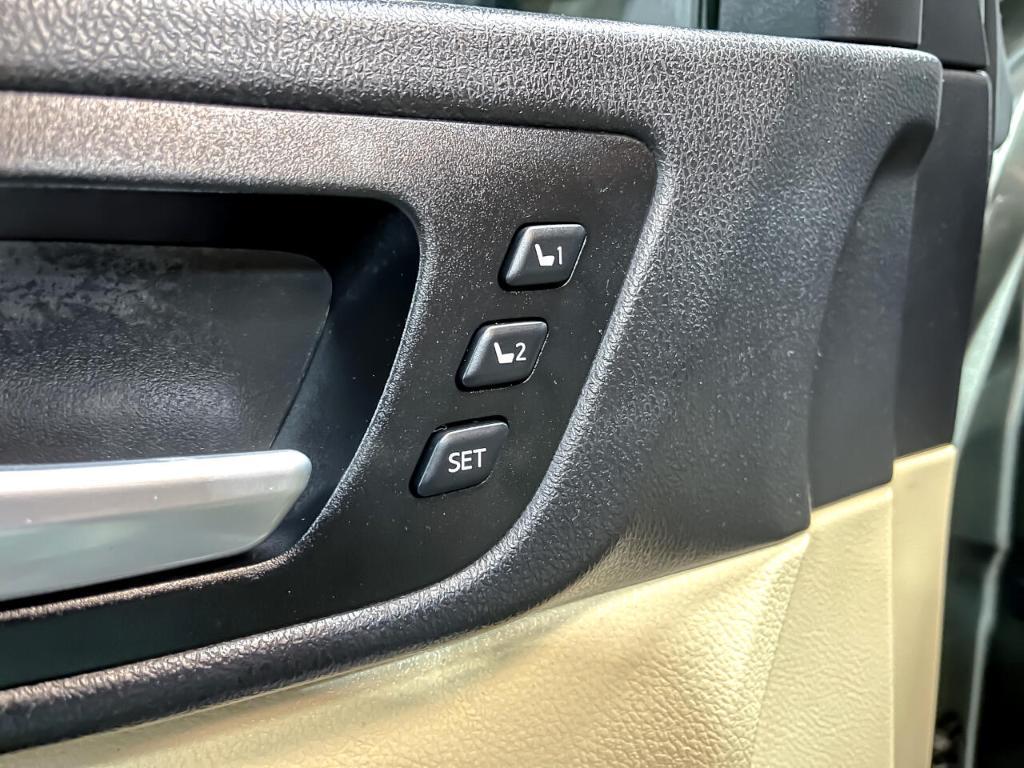 used 2015 Toyota Highlander Hybrid car, priced at $18,995