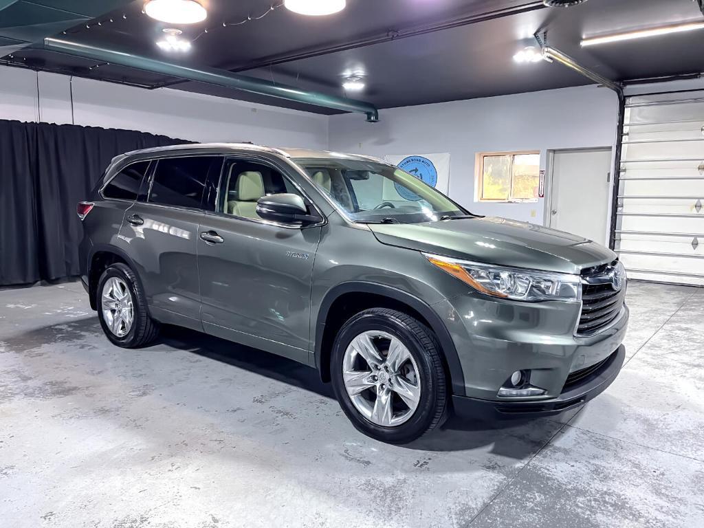 used 2015 Toyota Highlander Hybrid car, priced at $18,995