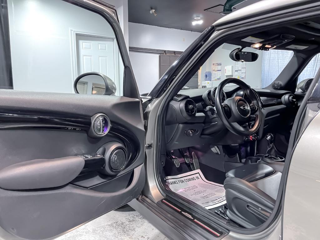 used 2018 MINI Hardtop car, priced at $12,995