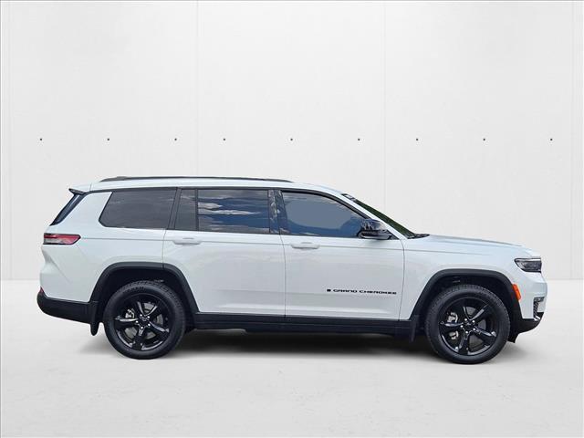 used 2022 Jeep Grand Cherokee L car, priced at $28,595