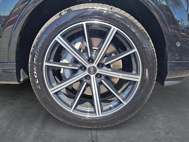 new 2025 Audi Q7 car, priced at $71,685